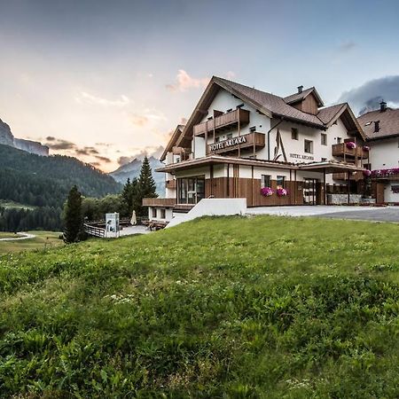Hotel Arlara コルヴァーラ・イン・バディーア エクステリア 写真