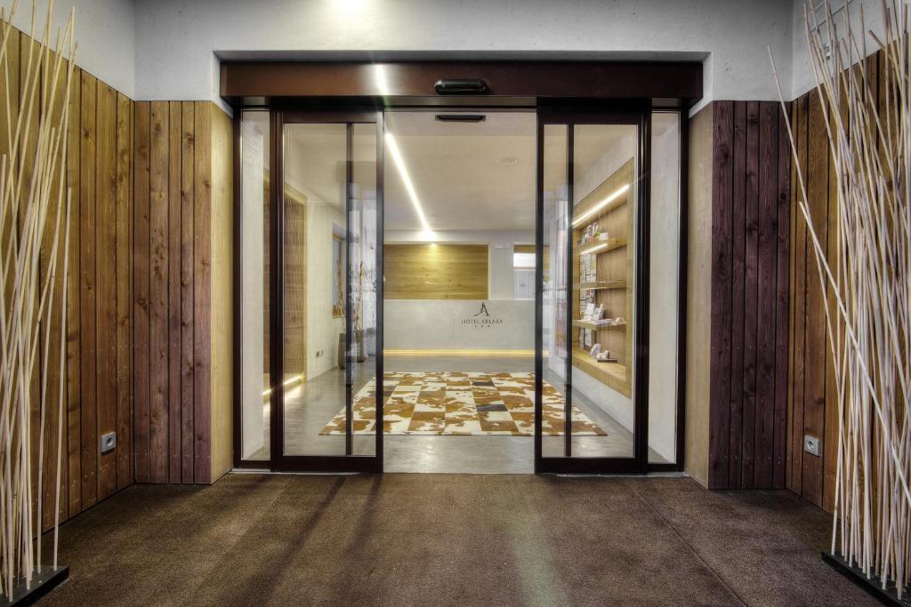 Hotel Arlara コルヴァーラ・イン・バディーア エクステリア 写真