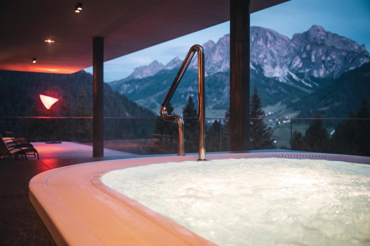 Hotel Arlara コルヴァーラ・イン・バディーア エクステリア 写真